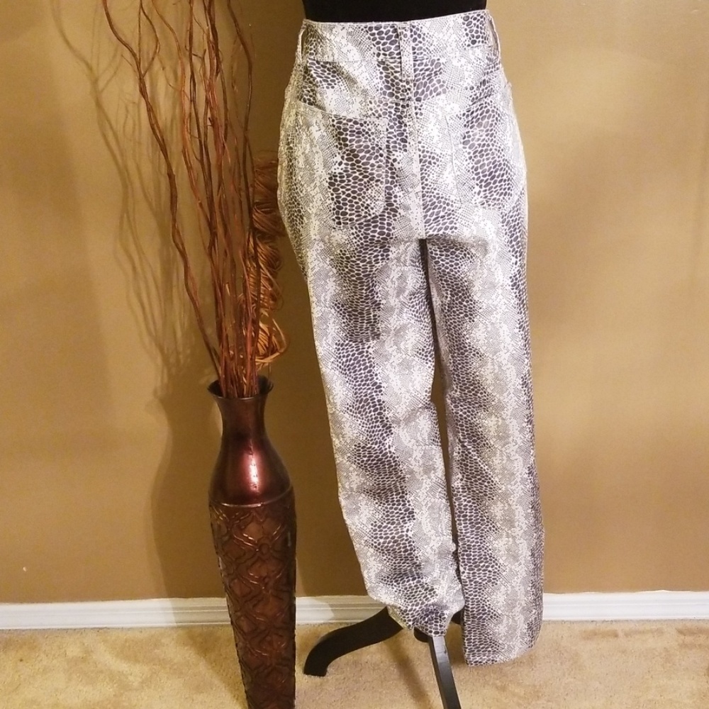 Jeans - Picture 3 of 5